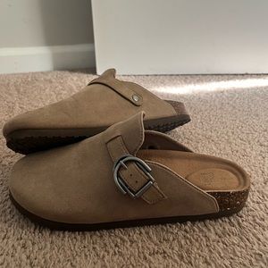 Boston Clogs / BRAND NEW NEVER WORN